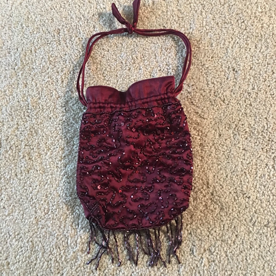 👛Newport News Cartera de Noche Color Granate Cuentas ¡Hermosa! Foto 1 de 4