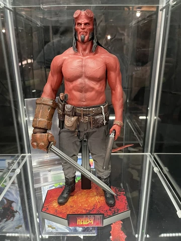 HELLBOY Hot Toys 1/6 Scale (12") Action Figure MMS527 2019 Movie Cover