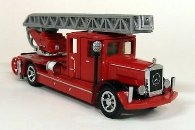 Matchbox Yesteryear - YFE05 1932 Mercedes Benz Ladder Diecast model Fire Truck - Image 1 of 3