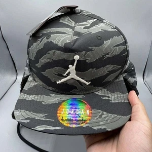 Air Jordan Pro Shield Mütze Herren Medium schwarz Tarnmuster Ohrenklappe Jumpman nicht verstellbar Kappe neu - Bild 1 von 7