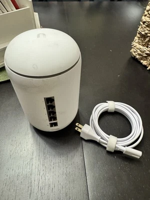 Ubiquiti Networks UniFi Dream Machine UDM 5 Port Wireless Router UDM-US - Image 1 of 3