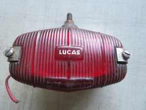 CLASSIC LUCAS L494 REAR  RED FOG LIGHT - Picture 1 of 3