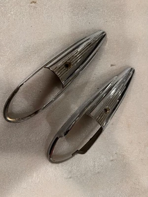 1941. Carcasas de luces de estacionamiento Lincoln Foto 1 de 4