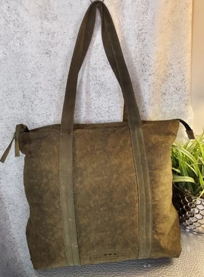 Bolso de Viaje John Varvatos EE. UU. Nylon Puffer Verde Oliva Llevar Todo Unisex Foto 1 de 4