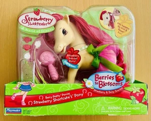 Strawberry Shortcake's Pony Berries to Blossoms PONIES Playmates Scented-NIB - Picture 1 of 8