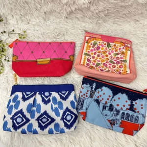 Estee Lauder Lot of 4 Makeup Cosmetic Cases Organizers Pouch Zip Closure - Picture 1 of 9