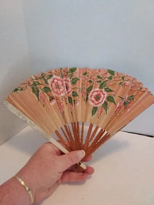 Abanicos de mano plegables de madera de papel floral vintage para damas decoración boho mariposa cabaña  Foto 1 de 4