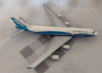 Modelo fundido a presión Boeing Livery 747-400 escala 1:400 - modelo con licencia Boeing Foto 1 de 4