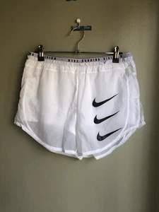 Nike Women's Tempo Luxe Run Division 2-in-1 Running Shorts (White) Size: S - Picture 1 of 15