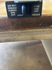 Freightliner Dash Valve Switch 3270-1a - Picture 1 of 6