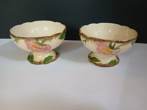 JUEGO DE (2) TAZAS DE POSTRE CON PATAS DE SORBETE ROSA DEL DESIERTO FRANCISCANO HECHAS EN EE. UU. - Imagen 1 de 7