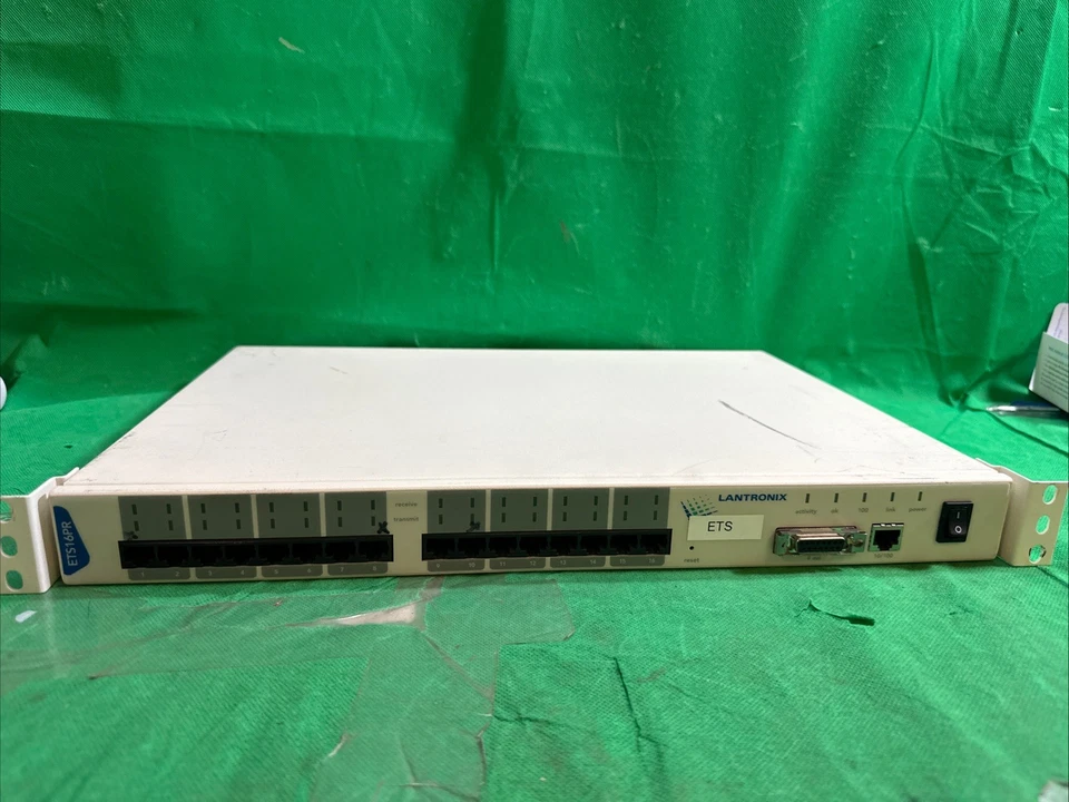 Lantronix ETS16PR – Servidor de Consola/Terminal de 16 Puertos – Gestión Serial - Immagine 1 di 2