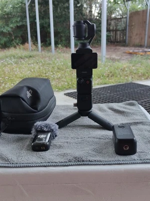 DJI Osmo Pocket 3 Creator Combo 1"  Pocket Gimbal Camera 4K 120fps - Image 1 of 4