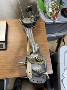 Mercedes Benz 190E 190-E Wiper Assembly 2018203442 - Picture 1 of 14