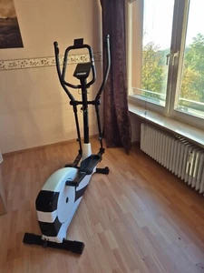 Crosstrainer, mit Gebrauchsspuren, funktioniert einwandfrei, gut gepflegt. - Bild 1 von 5