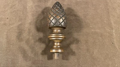 Antiguo remate de reloj de madera torneado con pátina original muebles armario espejo Foto 1 de 4