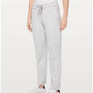 Lululemon On The Fly Hose * 27" Wee Are From Space Grau Damengröße 4 - Bild 1 von 5