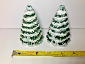 Christmas Snow Covered Tree Salt & Pepper Shakers. Pre-owned - Picture 1 of 2