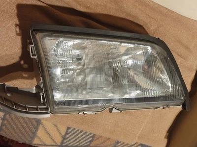 Scheinwerfer Orginal für Mercedes W202 Rechts sehr gut Erhalten - Bild 1 von 4