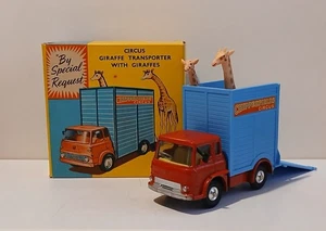Transportador de jirafa Corgi 503 Chipperfields Circus Bedford. En caja - Imagen 1 de 12