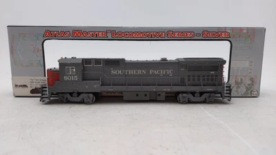 Atlas 7290 HO Southern Pacific Dash 8-40B Silver #8015 MT/Box - Image 1 of 4