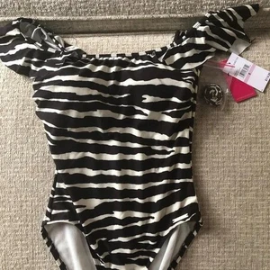 NWT Vince Camuto Zebra Swimsuit2/ Detachable Strap - Size 6 - Picture 1 of 4