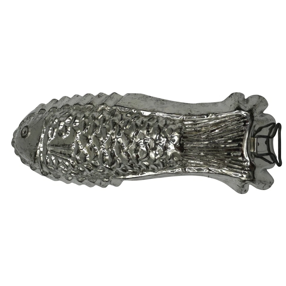 Molde de pescado vintage sartén de metal de hojalata metal plateado cocina molde para hornear decoración colgante Foto 1 de 4