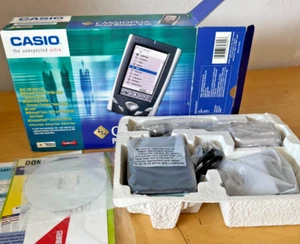 Casio Cassiopeia BE-300 PDA Pocket Manager NUEVO Caja Abierta Nuevo de Lote Antiguo Windows CE - Imagen 1 de 9