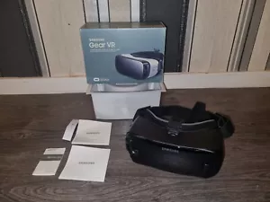 Samsung Gear VR Powered By Oculus - Boxed VGC! - Picture 1 of 13