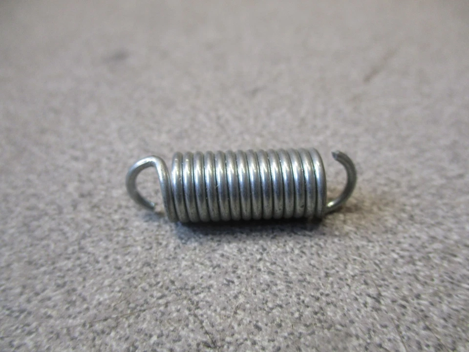 KAWASAKI NOS/OEM HEADLIGHT FITTING SPRING F6 G3 G4 G5 KV 100 MC1 M 23014-008 - Image 1 of 1