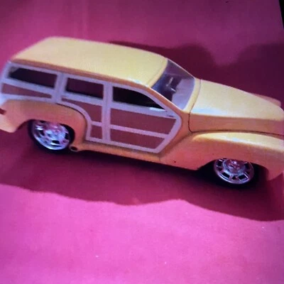 Classic Metal Works Hawk Ford Willy Diecast Car 1:24 - Image 1 of 4
