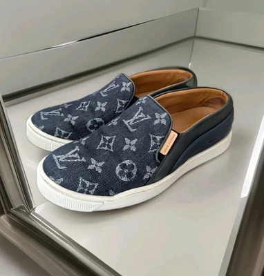 Zapatillas deportivas Louis Vuitton Denim Monograma Tempo sin cordones Zapatos planos Azul marino Foto 1 de 4