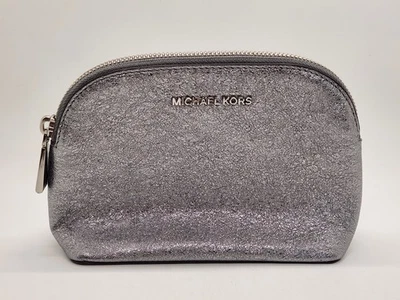 Bolso de Viaje/Bolso de Cosméticos Michael Kors Plateado Brillo Estuche de Maquillaje Cremallera Excelente Foto 1 de 4