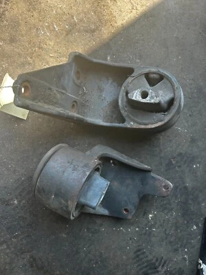 Soporte de motor delantero L & R 2 piezas para Dodge Ram 2500 3500 1994-1999 5,9 L diésel Foto 1 de 2