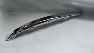 HYUNDAI I30 HATCH CW AJUSTE PARACHOQUES DELANTERO CROMO DERECHO O/S 86582-2L310 2007-2011 - Imagen 1 de 5