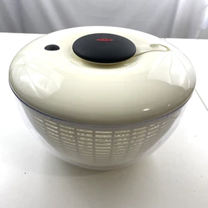 OXO Good Grips Salatschleuder komplett mit weißem Deckel Korb & klarer Schüssel - Bild 1 von 6