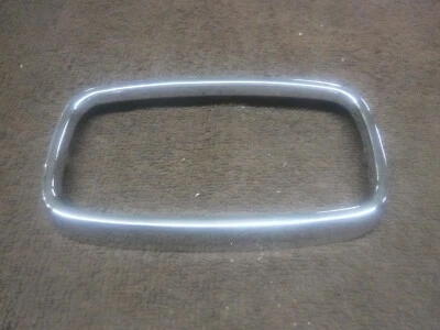 Bisel de luz de estacionamiento Pontiac GTO 1966-67 usado OEM Foto 1 de 4