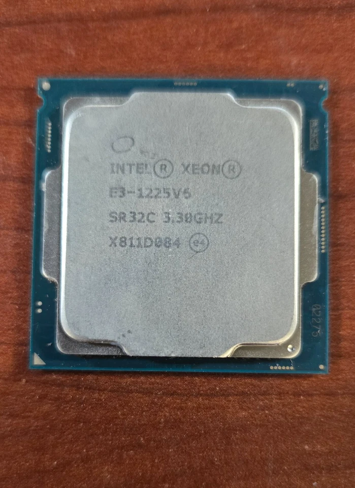 Intel Xeon E3-1225V6  SR32C 3.30GHZ - Image 1 of 1