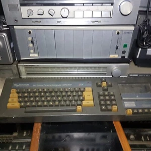 SCHNEIDER CPC 64 KOMPUTER - Zdjęcie 1 z 5