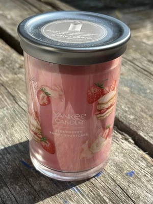 Yankee Candle Decorative Large Jar Pillar 2-wick 20oz STRAWBERRY BUNNY SHORTCAKE - Image 1 of 3