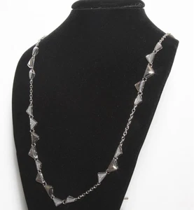 Collar St John Knits 38" cristal gris humo cadena única nuevo con etiquetas precio de venta sugerido por el fabricante $250 - Imagen 1 de 3