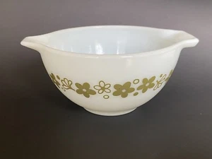 PYREX Crazy Daisy Spring Blossom 1 1/2 Pint Cinderella Bowl Nesting #441 USA  6” - Picture 1 of 5