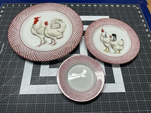 Haldon Group Devonshire Rooster Hen 1979 Red White Lattice Set of 3 Plates Ver 4 - Picture 1 of 6
