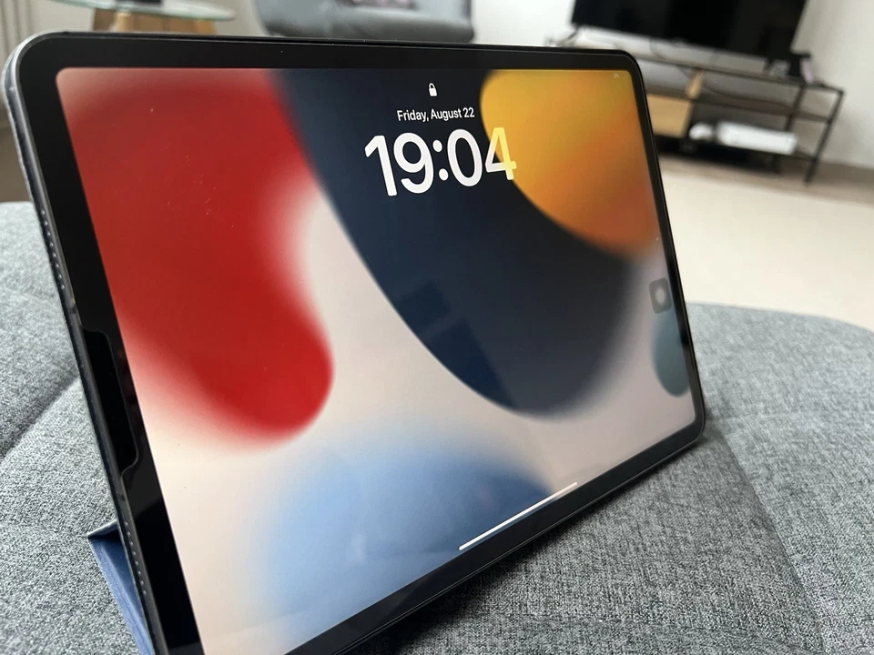 Apple iPad Pro 3. Gen 256 GB, Wi-Fi, 11 Zoll - Space Grau - Bild 1 von 4