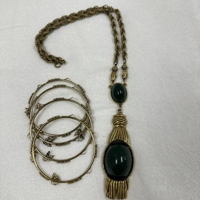 Vintage Green Chalcedony Pendant Necklace & Bracelet Statement Set Gold Tone - Image 1 of 4