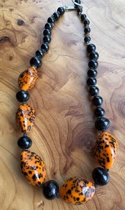 ANTIQUE ORANGE BLOWN GLASS SPOTTED BEADS NECKLACE BLACK ORANGE HALLOWEEN ARTISAN - Picture 1 of 6