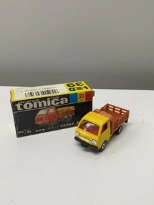 TOMY Mini Car 1 55 Suzuki Carryi Livestock Hauler (sky blue × brown Preowned - Picture 1 of 9