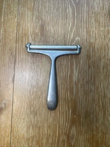 Affettatrice formaggio vintage con taglierina a filo e rullo in metallo cuoco cucina - Foto 1 di 3