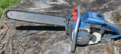 Homelite XL12 Chainsaw Vintage antique two stroke Runs Video - Image 1 of 4