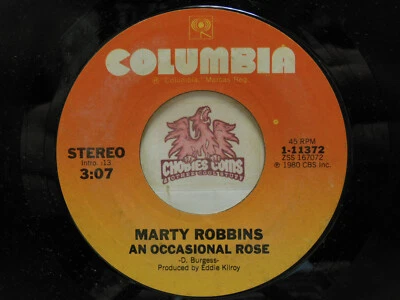 Marty Robbins – An Occasional Rose / Holding On To You, 45 RPM VG (16K) Foto 1 de 2